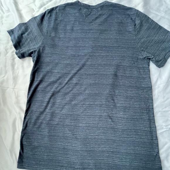 Old Navy Men's T-Shirt Size L - Picture 4 of 4